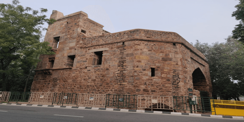 The Rich History and Architectural Grandeur of Khooni Darwaza